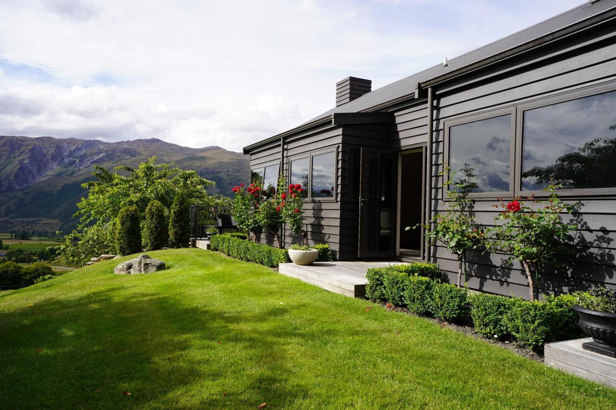 Mt Rosa Lodge Boutique Vineyard Accommodation Γουανάκα Εξωτερικό φωτογραφία